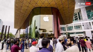 Apple decreased prices of iPhone series by up to Rs 6,000 Check new rates iPhone Rate: हुर्रे..सस्ते हुए आईफोन, एप्पल ने एक झटके में घटाए हजारों रुपये, प्रो-मॉडल के दाम भी कम